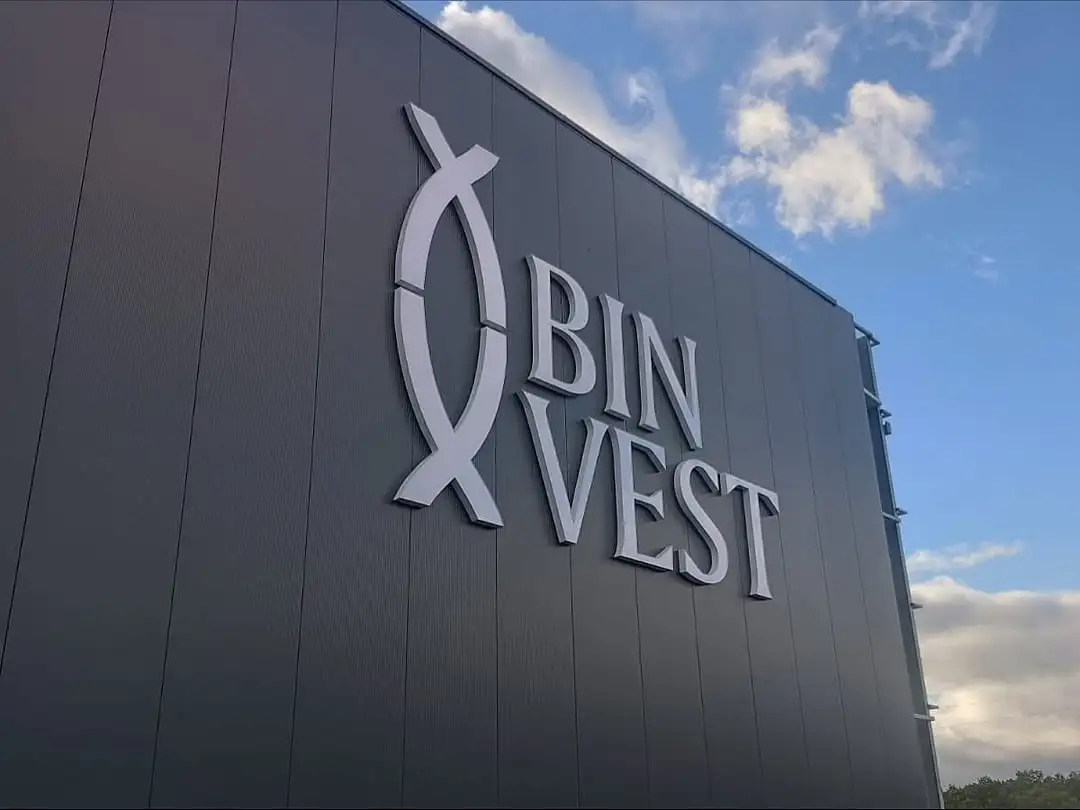 BinVest — Fasadna 3D Reklama