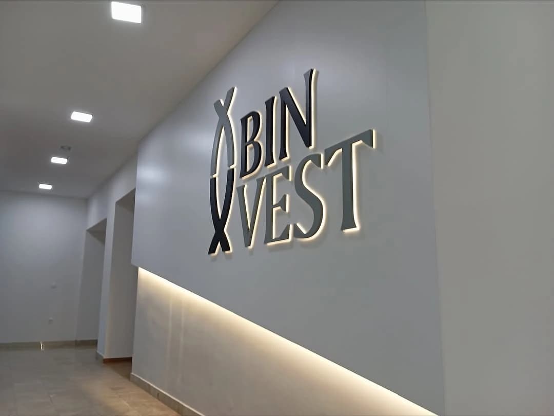 BinVest — Alubond detalj